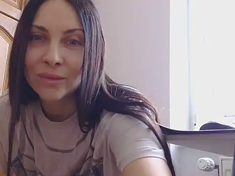 Snapshot of Olivarra chatting on February 17, 10:12 am Olivarra online show from February 17, 10:12 am