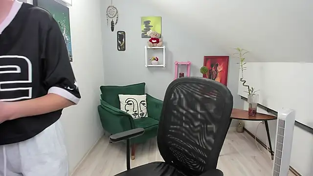 BettyJamess online show from October 22, 7:13 pm