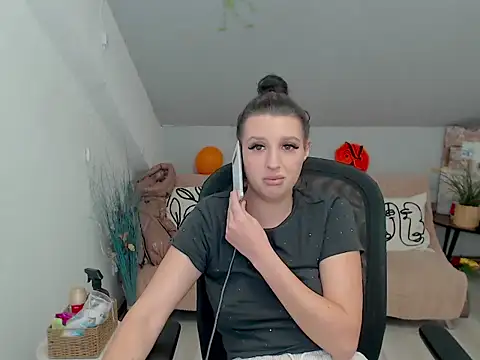 BettyJamess online show from October 29, 9:05 pm