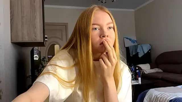 RaguelNicksons online show from October 24, 9:17 am