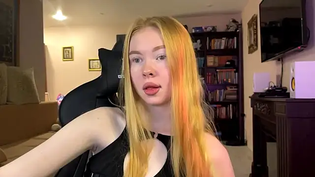 RaguelNicksons online show from November 7, 4:12 am