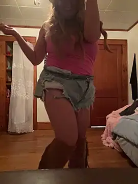 Snapshot of SugarMilkandHoney chatting on November 14, 11:57 pm SugarMilkandHoney online show from November 14, 11:57 pm