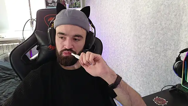 Nik Namee online show from October 18, 9:10 am