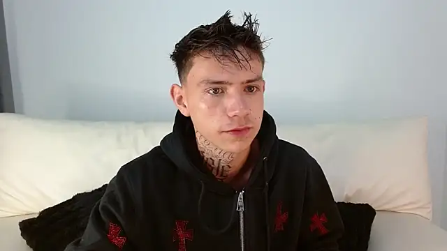 Snapshot of hot_teo_ chatting on January 6, 11:03 am hot teo online show from January 6, 11:03 am