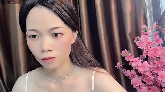 Snapshot of Lynnalltop-165-KeKe chatting on October 14, 7:42 am Lynnalltop-165-KeKe online show from October 14, 7:42 am