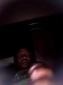 Snapshot of Thaps_deDick chatting on June 18, 12:22 am Thaps deDick online show from June 18, 12:22 am