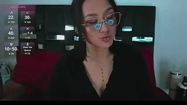 SussySunny  online show from April 11, 4:17 am