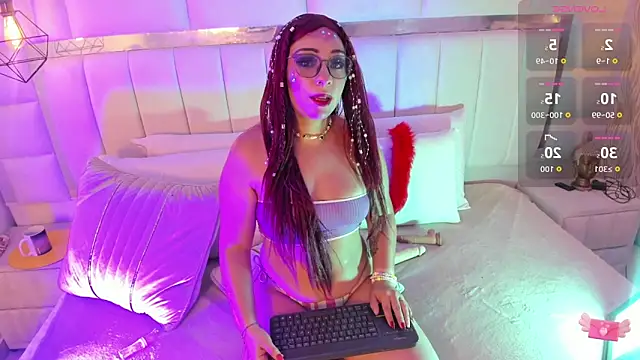 Snapshot of _nicole_moon chatting on October 31, 1:34 pm nicole moon online show from October 31, 1:34 pm