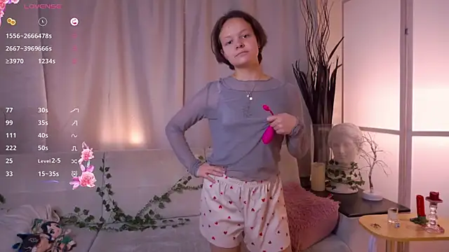 VeliaRogoff online show from November 4, 8:57 am