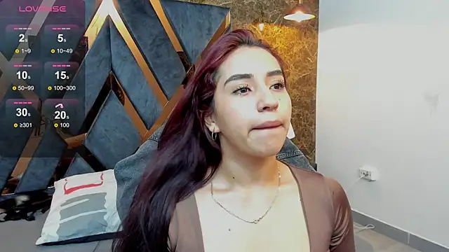 Vittoria Conti  online show from April 18, 5:17 pm