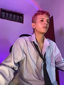 tylernova online show from November 13, 3:49 am