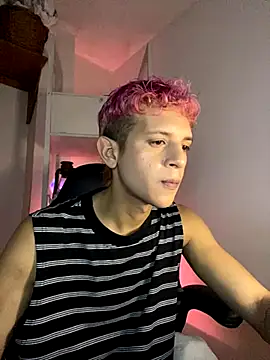 tylernova online show from November 25, 3:39 am