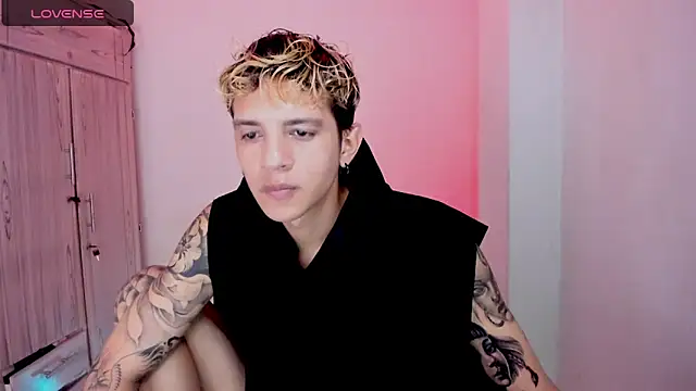 tylernova online show from April 7, 3:29 am