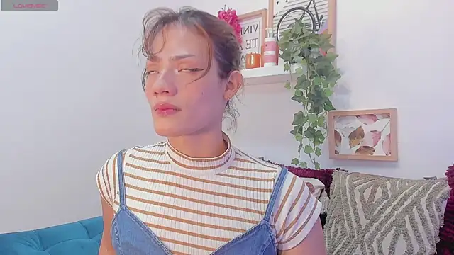 Snapshot of KassMonroe chatting on December 20, 8:05 pm KassMonroe online show from December 20, 8:05 pm