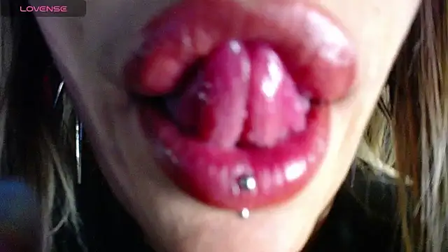 Meganbaiker online show from February 15, 4:31 am