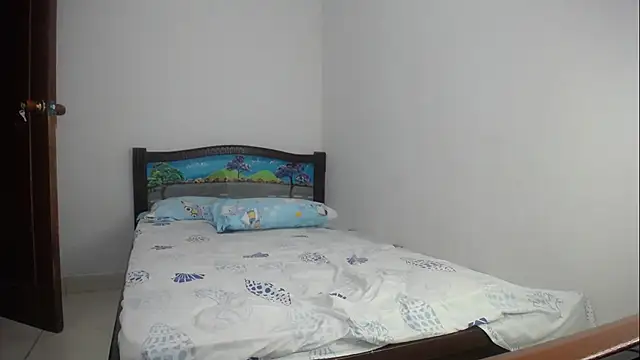 Snapshot of Zoe_Monroe_ chatting on November 17, 4:40 am Zoe Monroe online show from November 17, 4:40 am