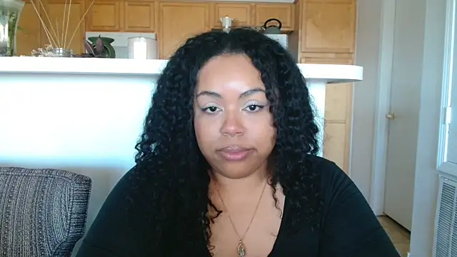 Snapshot of KalaniRose chatting on October 18, 12:24 am KalaniRose online show from October 18, 12:24 am