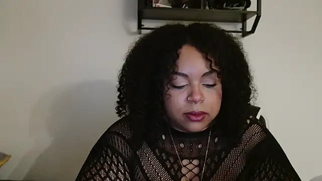 Snapshot of KalaniRose chatting on October 28, 6:17 am KalaniRose online show from October 28, 6:17 am