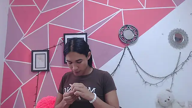 Tifany Adams online show from November 22, 8:30 pm