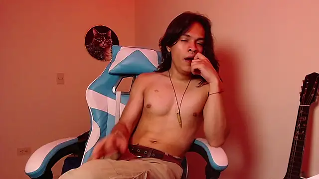 Snapshot of tom_1945 chatting on October 22, 1:28 am tom 1945 online show from October 22, 1:28 am