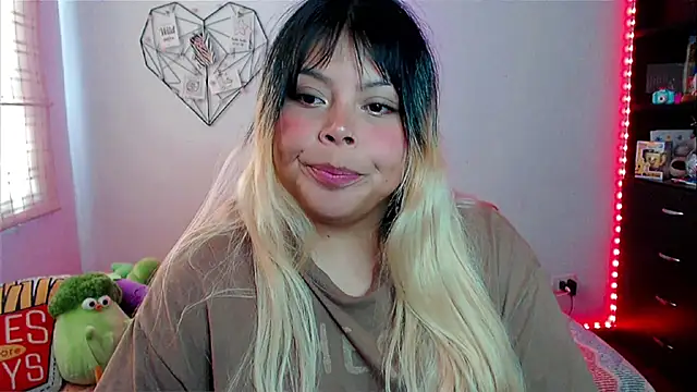 EllieMoonX online show from March 10, 6:46 pm