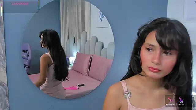 Snapshot of luly_dreams chatting on May 9, 11:15 am luly dreams online show from May 9, 11:15 am