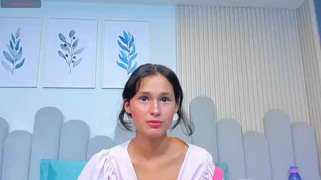Snapshot of luly_dreams chatting on June 5, 11:27 am luly dreams online show from June 5, 11:27 am