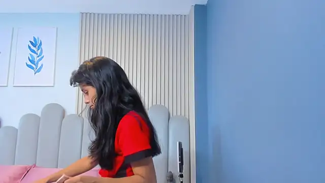 Snapshot of luly_dreams chatting on June 12, 11:31 am luly dreams online show from June 12, 11:31 am