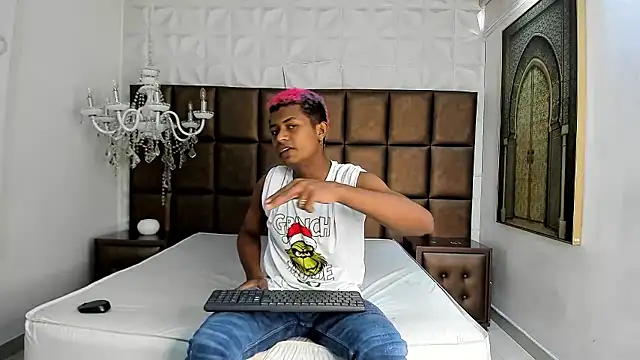 MorenitoDigno online show from January 11, 6:46 pm