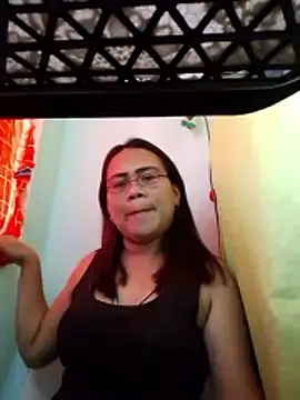 Snapshot of erma_joy chatting on January 19, 3:43 am erma joy online show from January 19, 3:43 am