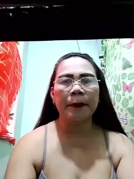 Snapshot of erma_joy chatting on February 6, 3:22 am erma joy online show from February 6, 3:22 am