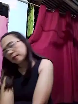 Snapshot of erma_joy chatting on February 10, 10:41 am erma joy online show from February 10, 10:41 am