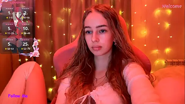 LunaCrave online show from January 12, 6:35 pm