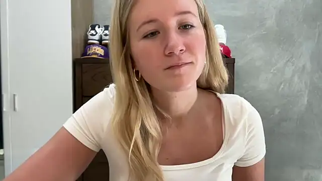 itssosierra online show from February 16, 11:34 pm