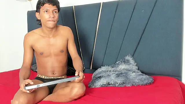 Snapshot of ryder_cum23 chatting on February 25, 1:21 pm ryder cum23 online show from February 25, 1:21 pm