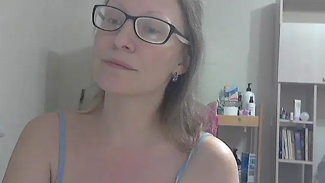 Snapshot of Tavriona chatting on March 17, 1:03 pm Tavriona online show from March 17, 1:03 pm