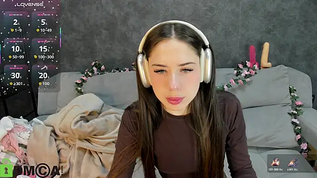 Lana Stones online show from November 17, 12:27 am