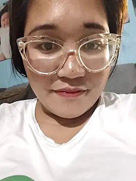 Snapshot of PussyCherry chatting on October 10, 6:12 am PussyCherry online show from October 10, 6:12 am