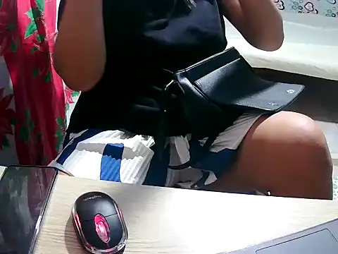 Snapshot of PussyCherry chatting on December 15, 11:14 am PussyCherry online show from December 15, 11:14 am