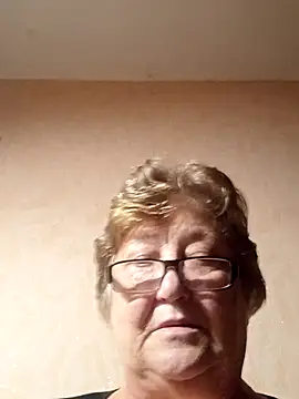 Snapshot of Katherine735 chatting on October 31, 4:19 pm Katherine735 online show from October 31, 4:19 pm