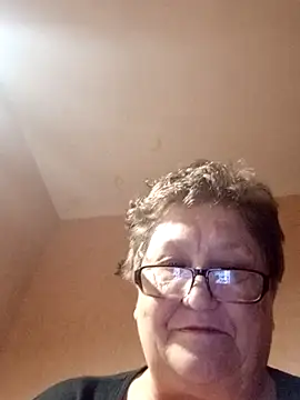 Snapshot of Katherine735 chatting on November 19, 9:59 pm Katherine735 online show from November 19, 9:59 pm