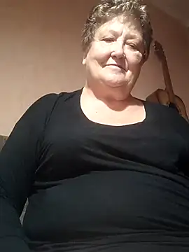 Snapshot of Katherine735 chatting on December 4, 8:06 pm Katherine735 online show from December 4, 8:06 pm