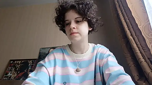 Snapshot of JesseniaHanney chatting on October 17, 8:06 am JesseniaHanney online show from October 17, 8:06 am