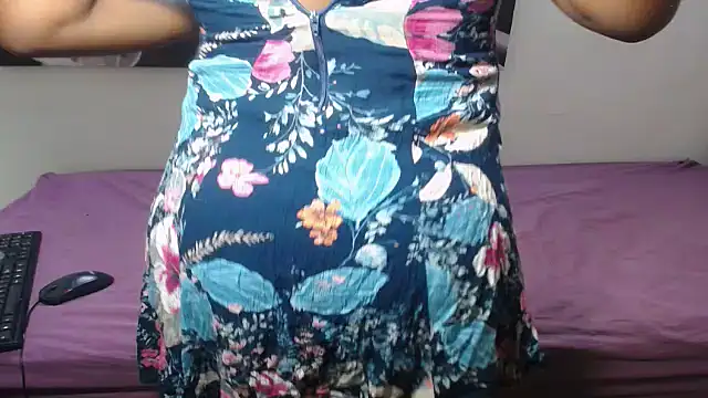 Snapshot of Kelly-001 chatting on February 2, 11:25 pm Kelly-001 online show from February 2, 11:25 pm