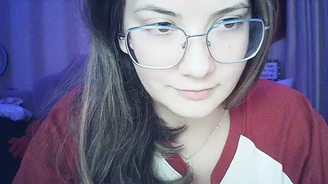 Snapshot of MoodieMira chatting on November 25, 9:26 pm MoodieMira online show from November 25, 9:26 pm