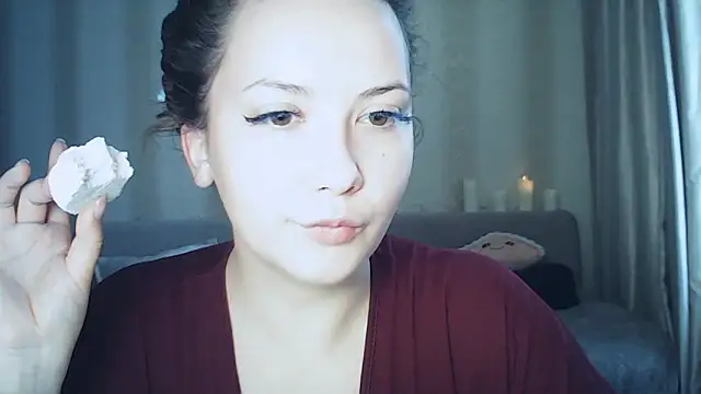 MoodieMira online show from February 24, 1:31 pm