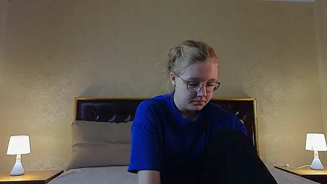 AlinaAldrete online show from October 17, 4:26 am