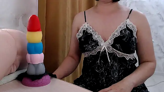 Snapshot of Julia_your_Sweet chatting on November 10, 10:25 am Julia your Sweet online show from November 10, 10:25 am