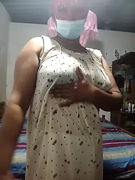 Snapshot of HarshiStar7 chatting on February 17, 10:05 pm HarshiStar7 online show from February 17, 10:05 pm