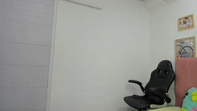 Dakota evans18 online show from November 17, 2:50 am